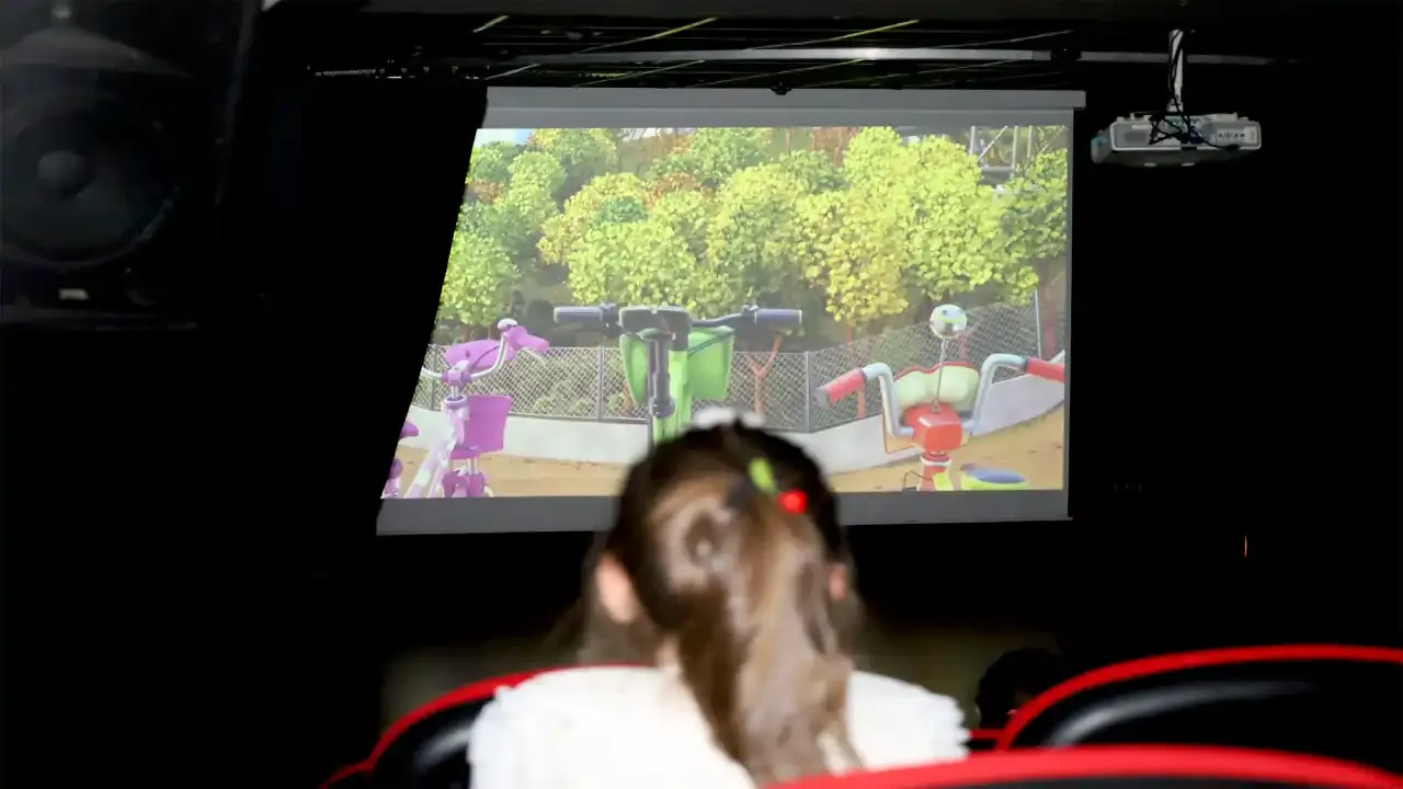 “Bisikletler” animasyon filmi çocuklara keyifli bir akşam yaşattı.