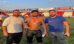 Elmalı Yağlı Güreşleri’nde üçüncülük elde etti.