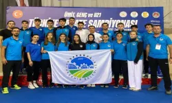 Sakarya karate sporcuları gururlandırdı