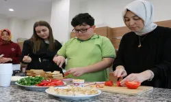 Öğrenciler hazırladıkları gıdalarla sağlıklı beslenmeye dikkat çektiler