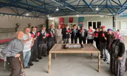 Hendek’te Cumhuriyet Coşkusu Huzurevinde de Yaşandı