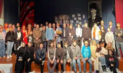 "Sevgili Yönetmenim" Tiyatro Gösterisi Hendek'te sahne aldı