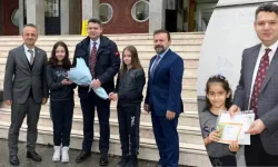 Hendek’te Öğrencilerin Karne Sevincine Ortak Oldular