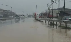 Hendek D-100 Karayolu Adeta Dereye Döndü