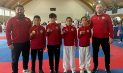 Hendekli karateciler Kosova’da kürsüye çıktı