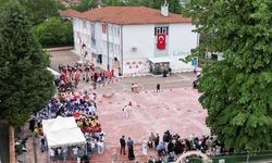 Hendek Ziya Gökalp İlkokulu’nda 23 Nisan Coşkusu Bugün Yaşandı