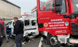 Hendek İtfaiyesi Yangına Giderken Kaza Yaptı