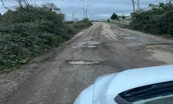 Hendek Akçayır Yolunda Sürücülerin Asfalt Talebi