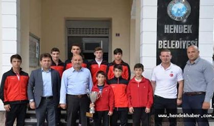 Şampiyonlardan Başkan Püsküllü’ye ziyaret