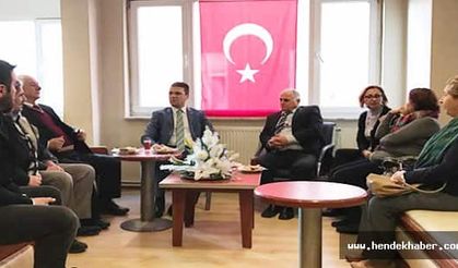 Hendek Kaymakamından CHP Hendek'e ziyaret