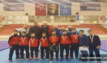 Hendekli Güreşçiler Şampiyonaya damgasını vurdu