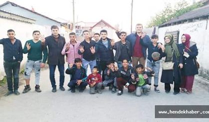 Hendeği Altına Üstüne Getirdiler