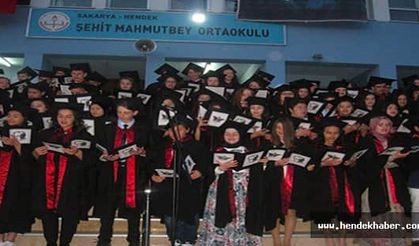 Şehit Mahmutbeyde Muhteşem Mezuniyet Töreni düzenledi