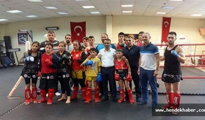 Hendek,  sporun her dalında