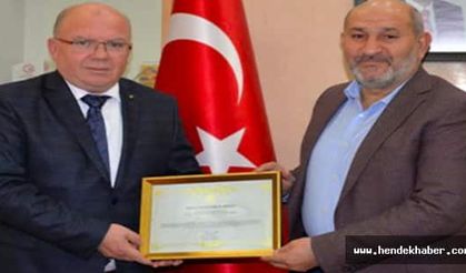 Fahri Hemşehrilik Beratını verdi