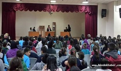 Tiyatro oyunu ile arkadaşlarının gönülleri fethettiler