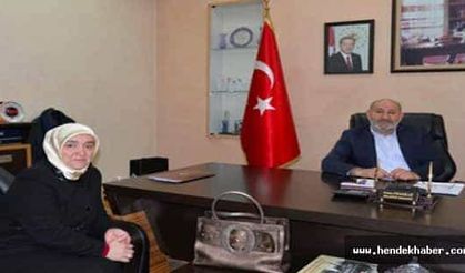 Makamında ziyaret etti