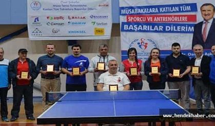 Firmalar masa tenisi turnuvasında bir araya geldiler