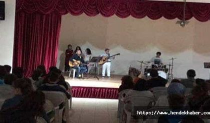 Düzenlenen Konserde öğrenciler, dinleyicilere keyifli anlar yaşattı