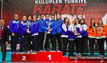 Hendekli karateciler şampiyon olarak turnuvaya damga vurdu