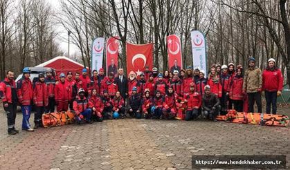 Babaoğlu Hendek’te yapılan kampı ziyaret etti