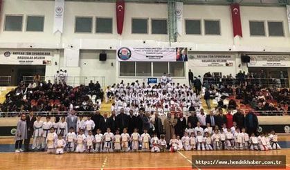Hendek'te düzenlenen törenle diplomalarını aldılar