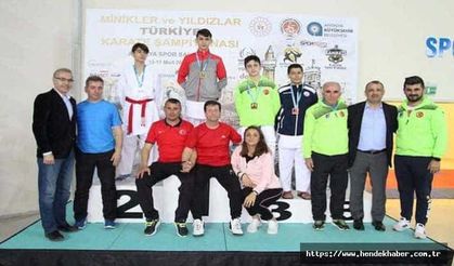 Hendekli karateciler 8 madalya ile döndü