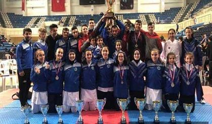Hendek karate takımı Sakarya’da grup birincisi