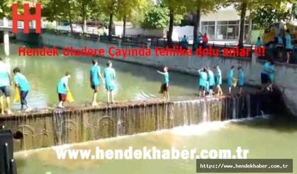 Hendek'te Girilmesi yasak Hendek Uludere Çayında misafir sporculara temizlik faaliyeti yaptırıldı...