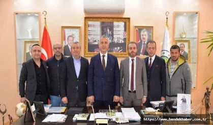 Hendek'ten 54 forma ile destek verdi