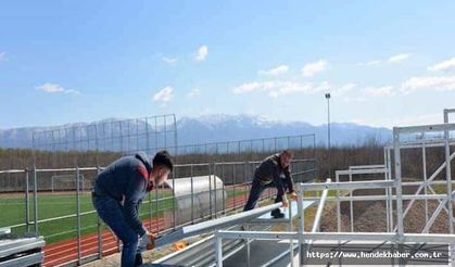 Hendek'te tribün inşa ediliyor...