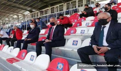 Hendek Belediye Başkanı Sakaryaspor'u Yalnız Bırakmadı