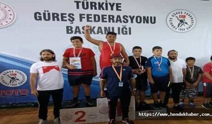 Hendek sporcuları güreş müsabakalarına katıldı