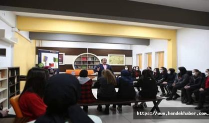 Öğrenciler Sakaryalı Yazarlarla bir araya geldi.