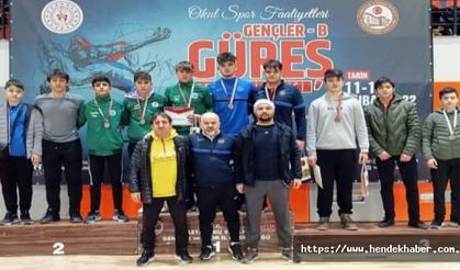 Hendek Gençlik Merkezi sporcuları 7 madalya...
