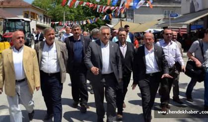 Akyazı’da ziyaretlerde bulundu