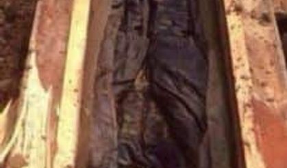 Cesedi Mumyalayıp Saklamış