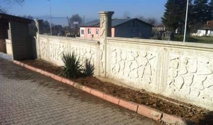 Hendek Atike Hanım Ortaokulunda Bahçe Düzenlemesi