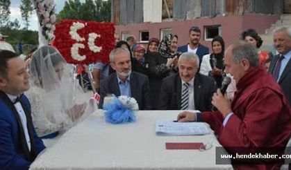 Hendek Çamlıca'daki Düğünün Nikah Şahitleri Siyasiler Oldu