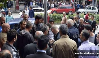 Hendek'te Cuma Sonrası dergi gerginliği