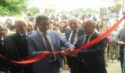 Hendek'te Teknoloji Tasarım ve Resim Sergisi Açıldı