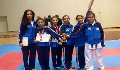 Karateciler Yarı finale yükseldiler