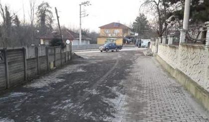 Okul yolu kilitlendi