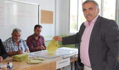 Oyunu Hendek İmam Hatip Lisesinde Kullandı.
