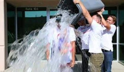 Sosyal medyada ice bucket challenge furyası