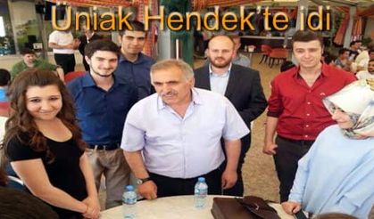 Üniak Hendek’te idi