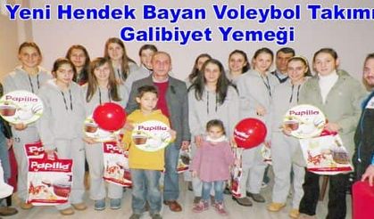 Yeni Hendek Bayan Voleybol Takımına Galibiyet Yemeği