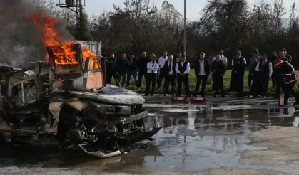 Şoförler ‘ateş karşısında’ nasıl müdahale edeceklerini eğitim aldı.