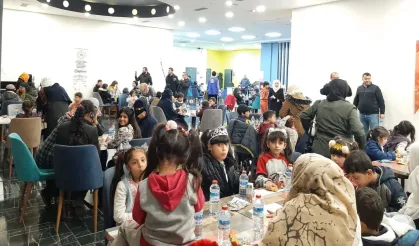 Çocuklar Hendek Gençlik merkezinde etkinlikle bir araya geldi.