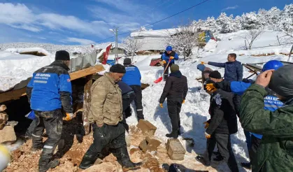 Yardımlar Depremden etkilenen bölgelere ulaştırılıyor